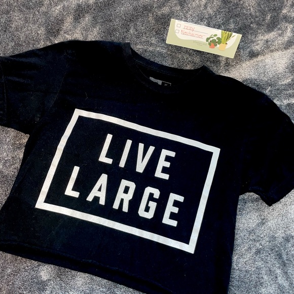 Live large crop tshirt - Picture 1 of 3